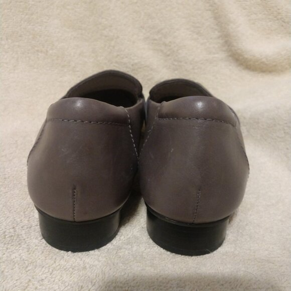 Clarks collection women's leather loafers with suede strap sz 7.5 - Picture 3 of 7
